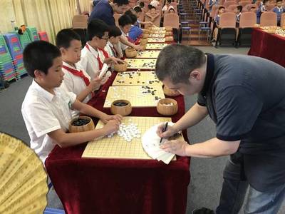 围棋世界冠军走进福永小学 中华优秀传统文化绽放校园